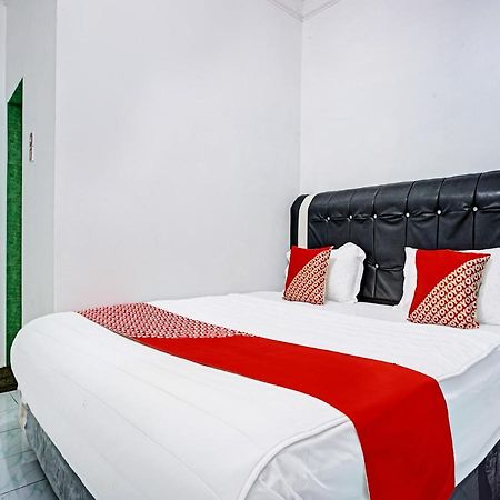 Oyo 90209 Dk Singarimbun Berastagi Homestay מראה חיצוני תמונה