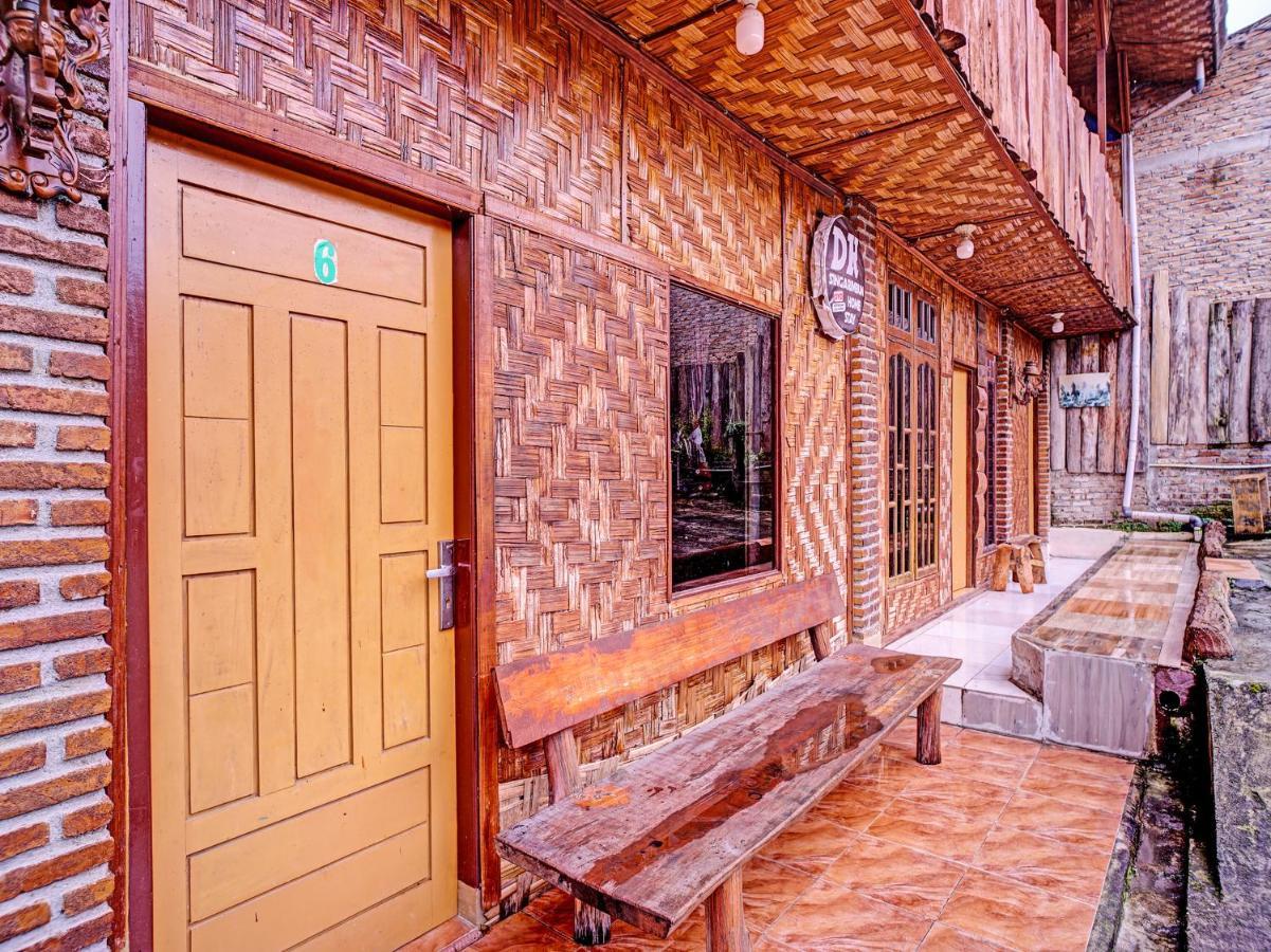Oyo 90209 Dk Singarimbun Berastagi Homestay מראה חיצוני תמונה