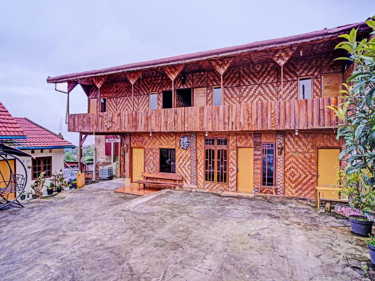 Oyo 90209 Dk Singarimbun Berastagi Homestay מראה חיצוני תמונה