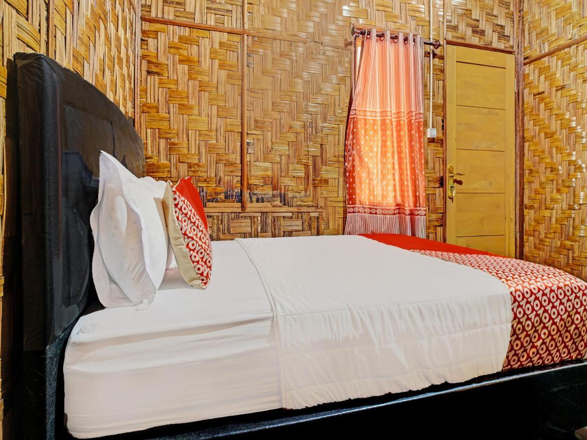 Oyo 90209 Dk Singarimbun Berastagi Homestay מראה חיצוני תמונה