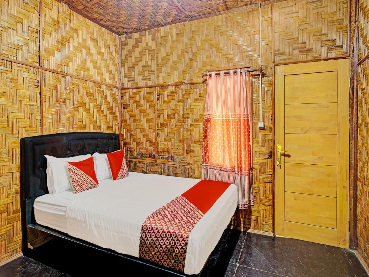 Oyo 90209 Dk Singarimbun Berastagi Homestay מראה חיצוני תמונה