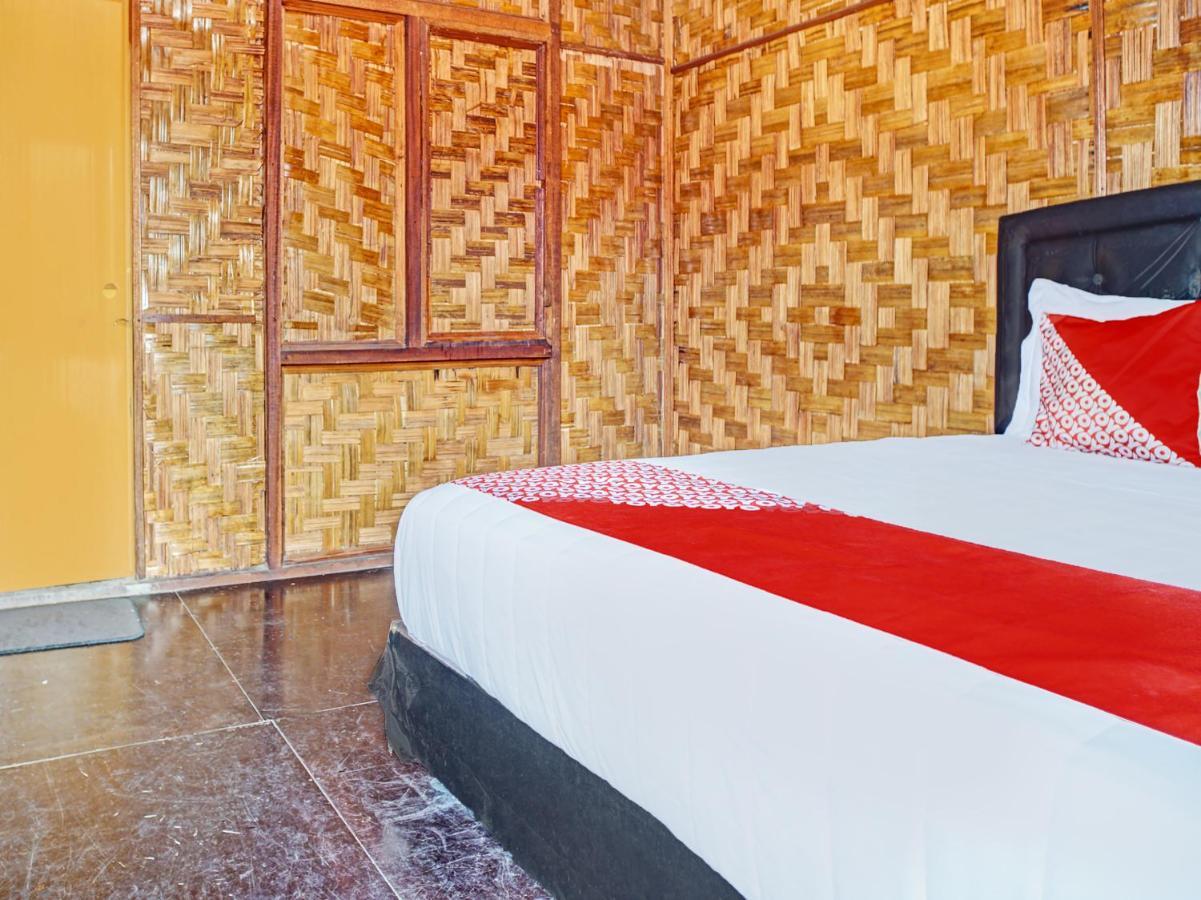 Oyo 90209 Dk Singarimbun Berastagi Homestay מראה חיצוני תמונה