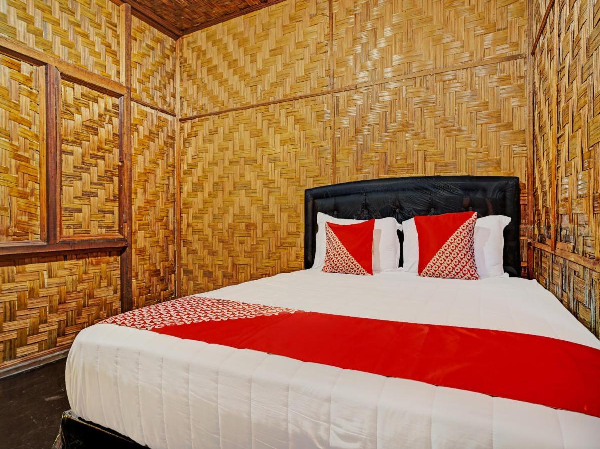 Oyo 90209 Dk Singarimbun Berastagi Homestay מראה חיצוני תמונה